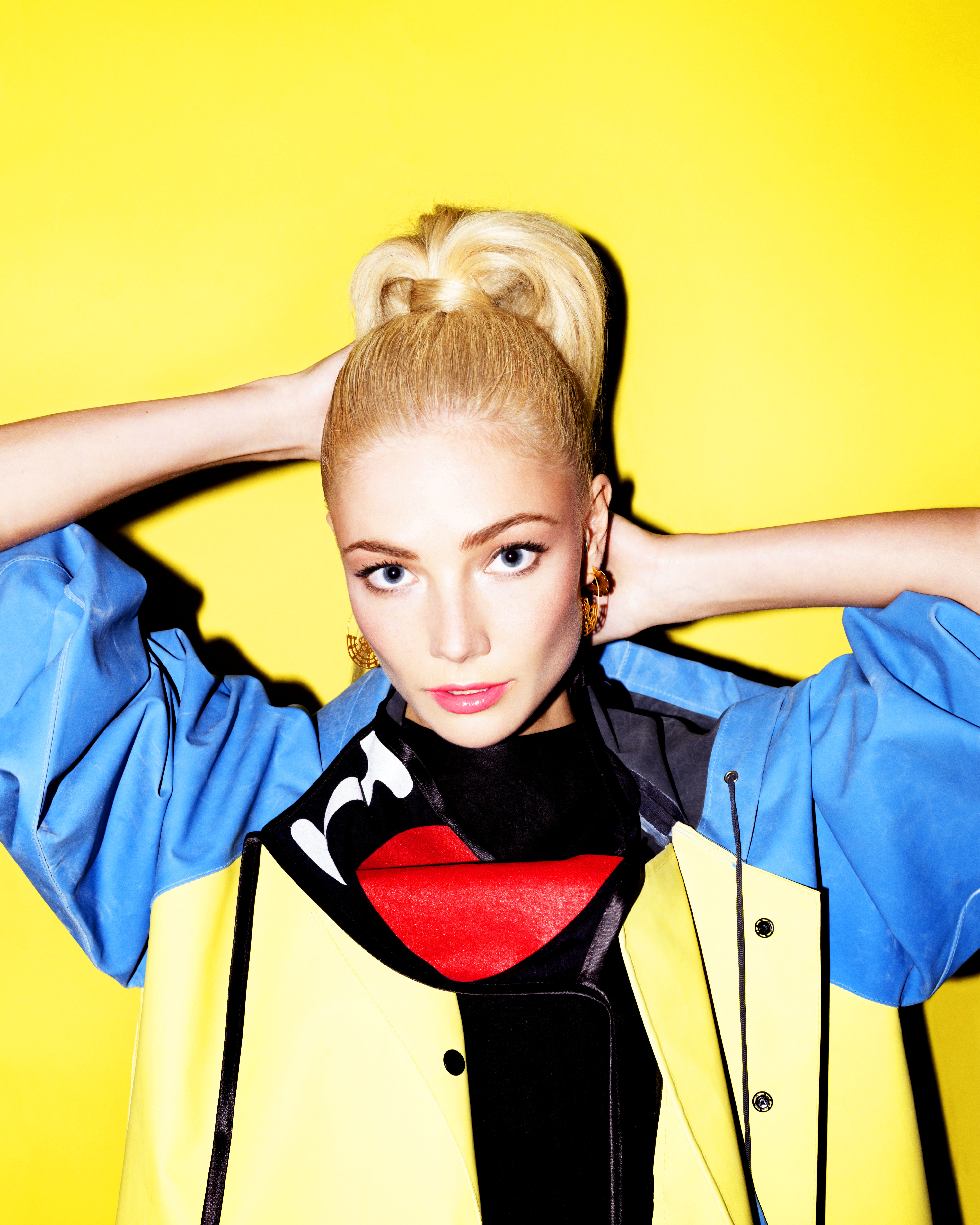 Bella howard world keeps turning 07