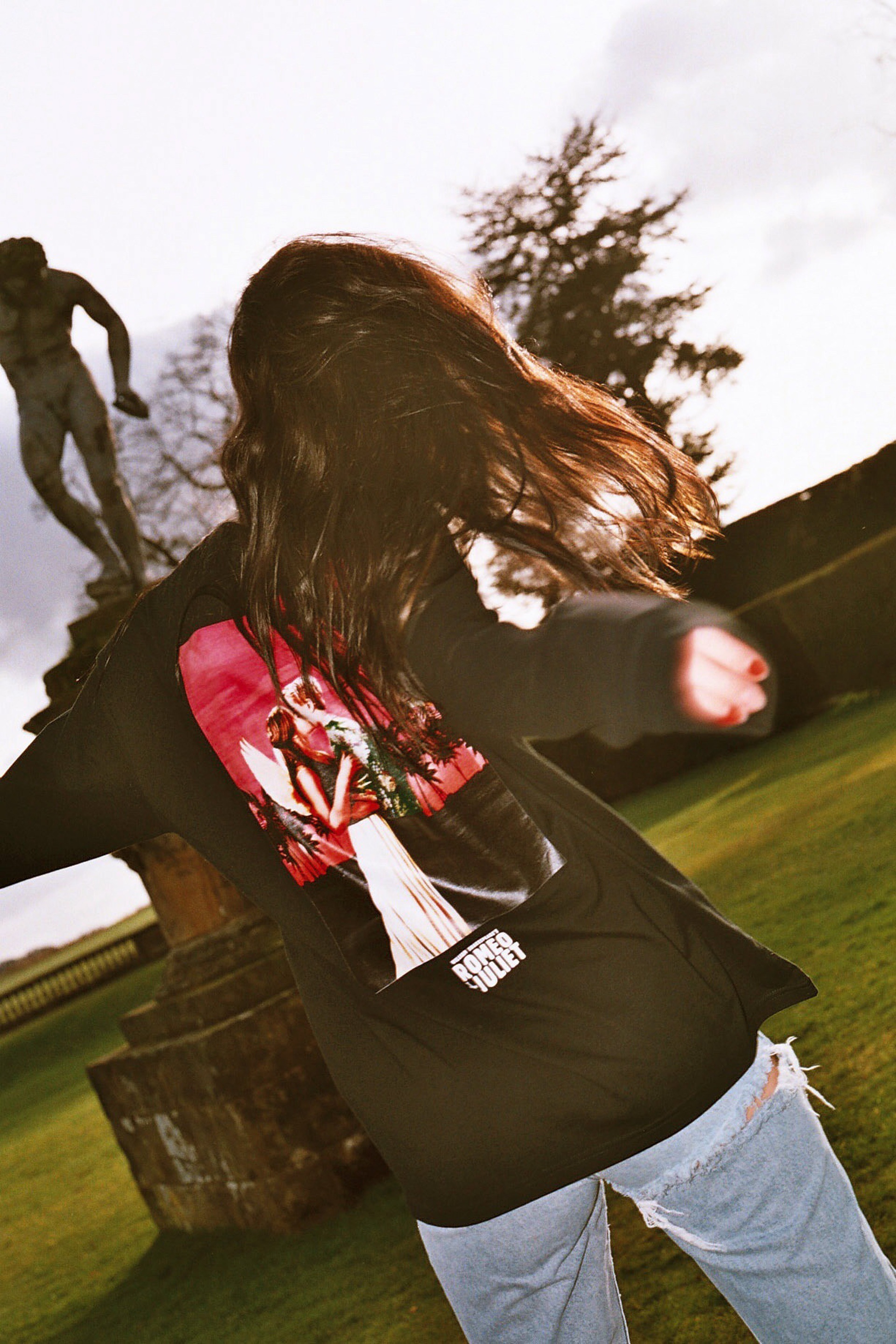 Bella howard x girl x baz luhrman06